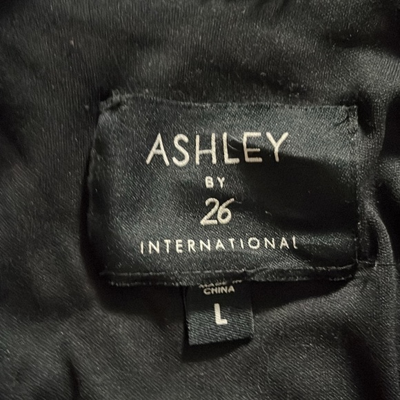 Thick Jacket, in EUC, size large - Picture 4 of 11